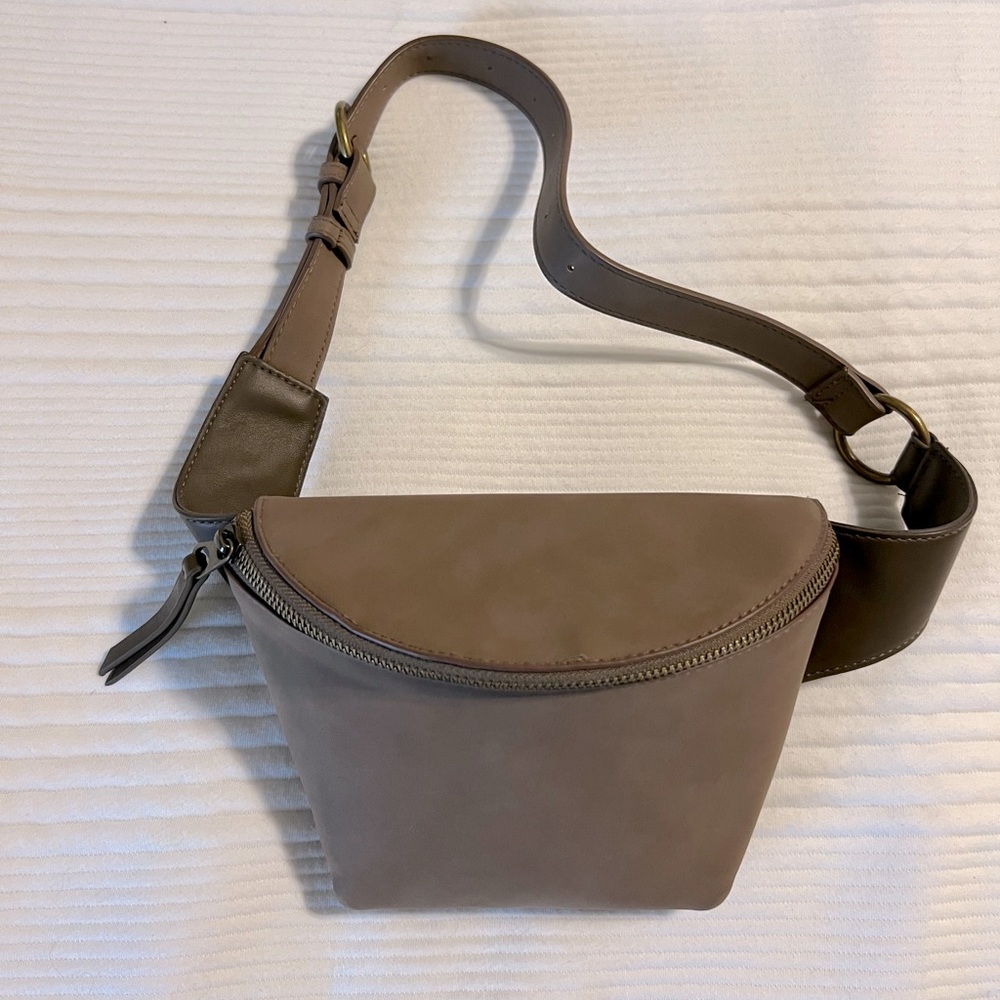 Universal Thread Belt Bag
